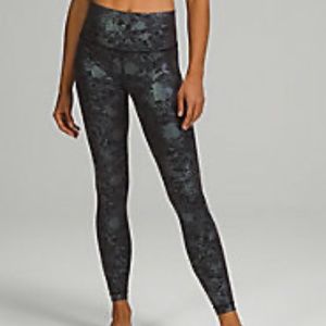 Lululemon Wunder Under High Rise Tight 28" size 8